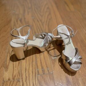 Gold Schutz shoes size 8.5 Super Comfortable!